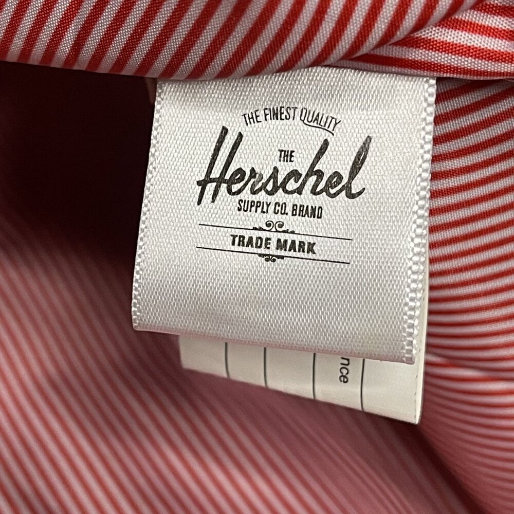 Herschel Sprout Strand Shoulder Diaper Bag Raven Crosshatch With Red Striped Lin - Picture 6 of 9